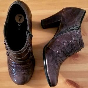 Aerosoles gray leather booties - wrinkled look size US 7